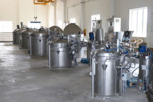http://atlas.in/wp-content/uploads/2018/11/Yarn-dyeing-600x400.jpg
